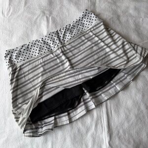 Lululemon Run Pace Setter Skort Striped and Polka Dot, size 6